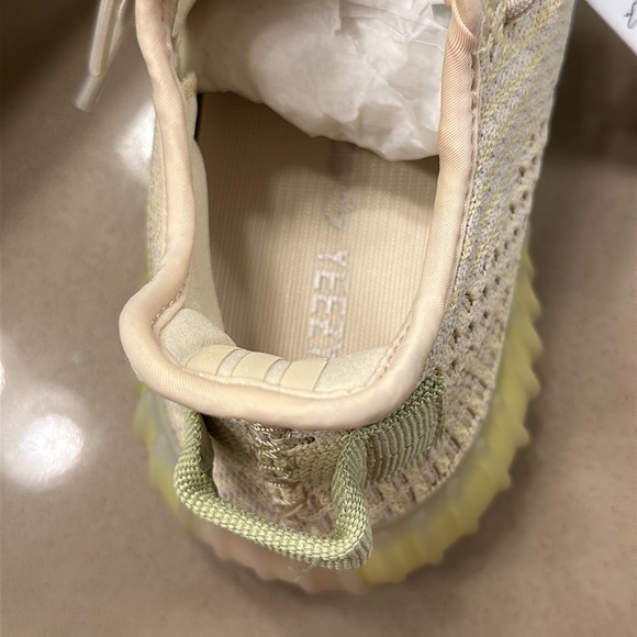 Yeezy Boost 350 V2 Flax beige, Size: 6.5 - Picture 3 of 6